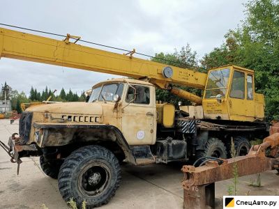 Автокран ИВАНОВЕЦ КС-3574 на шасси Урал 5557