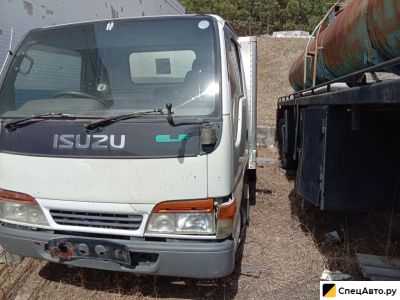 Грузовой фургон Isuzu Elf