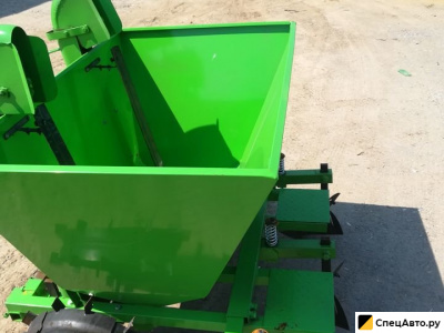 Картофелесажалка на мини-трактор