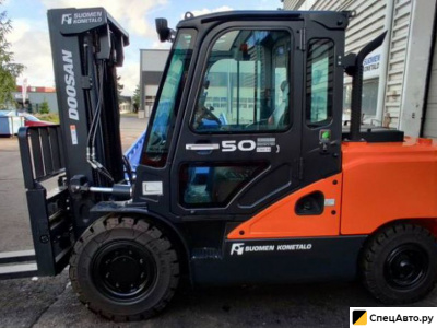 Вилочный погрузчик Doosan D50SC-5