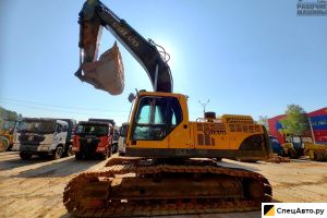 Гусеничный экскаватор Volvo EC360LC