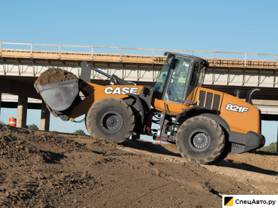Фронтальный погрузчик CASE 821F