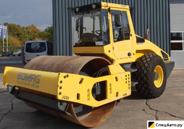 Вибрационный комбинированный каток        Bomag BW 213 D-4