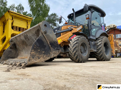 Экскаватор-погрузчик CASE 570 ST