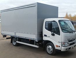 Продажа тентованного грузовика Hino 300 Бортовая платформа с тентом