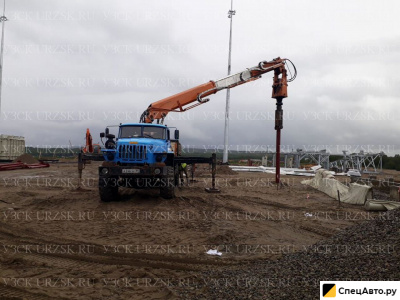 Монтаж больших винтовых свай установкой убм-85