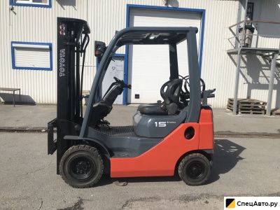 Вилочный погрузчик Toyota 32-8FG15