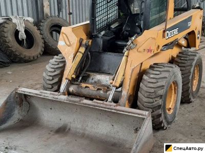 Мини-погрузчик John Deere 328