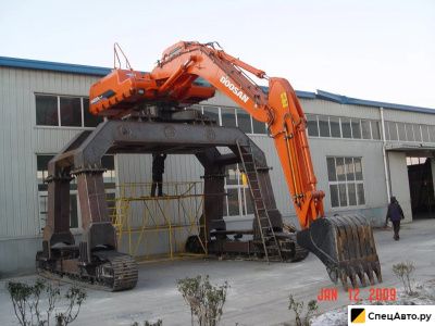 Гусеничный экскаватор                                                         DOOSAN                                                      DX225LCA