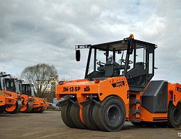 Продажа пневмошинного катка Завод Дорожных машин DM-13-SP