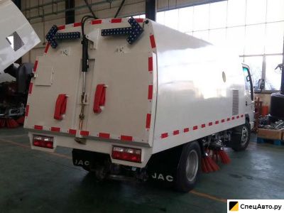 Вакуумная подметально-уборочная машина JAC N120