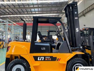 Вилочный погрузчик UN Forklifts FD70