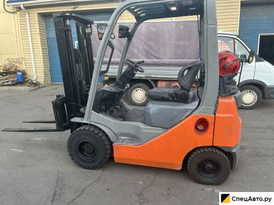 Вилочный погрузчик Toyota 32-8FG15