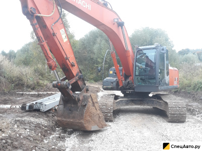 Гусеничный экскаватор Hitachi ZX-240LC3
